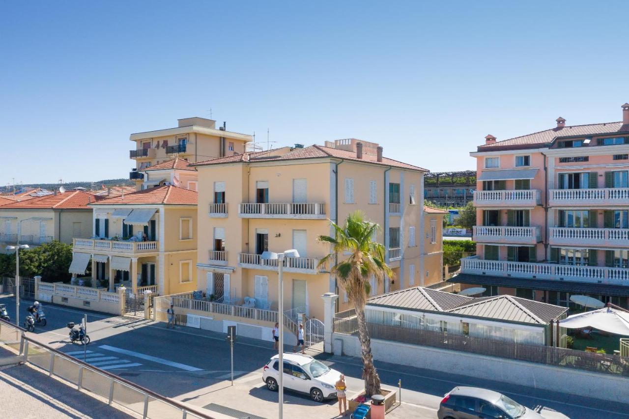 Brezza Marina Apartment San Vincenzo Eksteriør billede